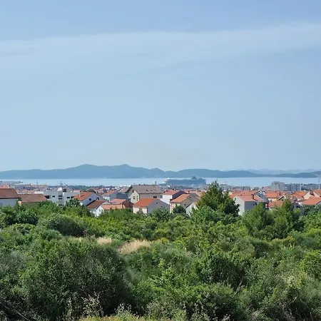 Apartment Gambi With Sea View