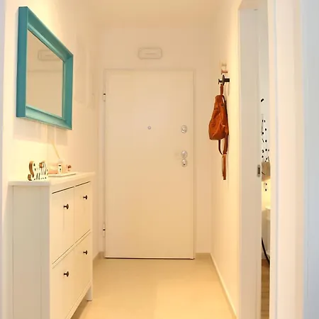 Gambi With Sea View *