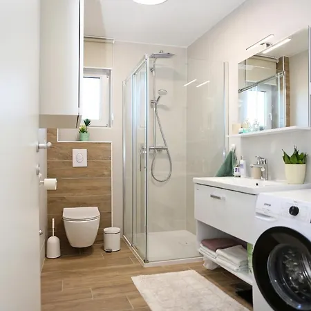 Apartment Gambi With Sea View *